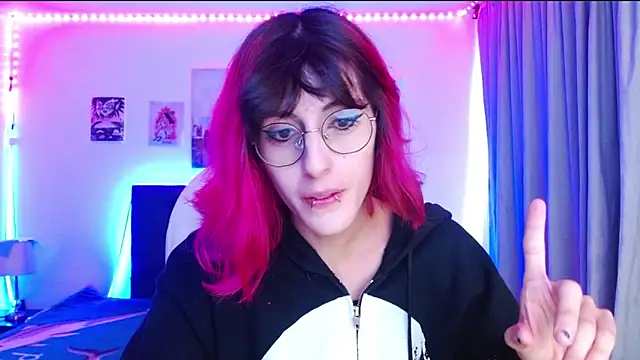 Snapshot of goth_minerva chatting on 11-26-25, 01:23 goth minerva online show from 11-26-25, 01:23