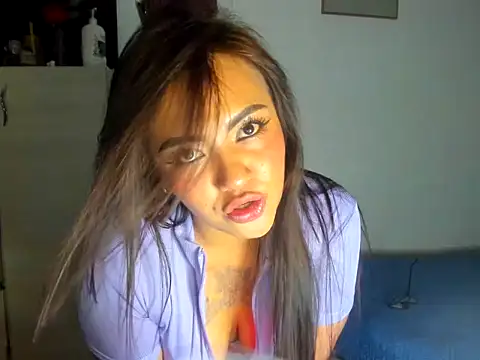 Snapshot of KatyBrunette chatting on 11-16-25, 01:33 KatyBrunette online show from 11-16-25, 01:33