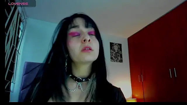 KARINNA  RAVEN online show from 05-23-26, 10:03