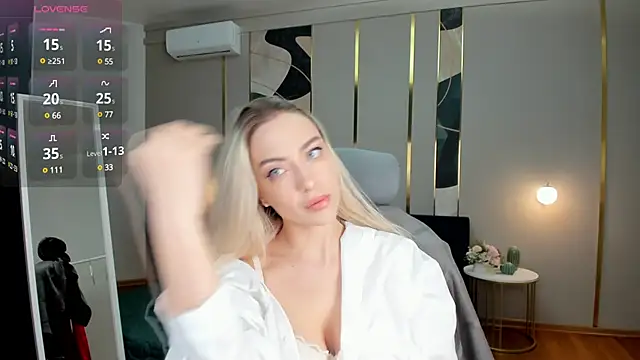  Miss Valentina  online show from 03-23-25, 01:31