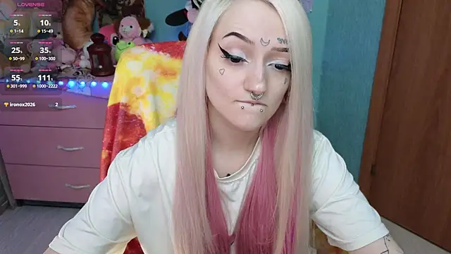 Snapshot of Manuela_unicorn chatting on 11-25-25, 04:12 Manuela unicorn online show from 11-25-25, 04:12