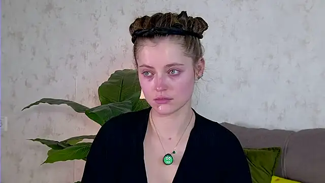 AshleyD  online show from 10-04-25, 03:15