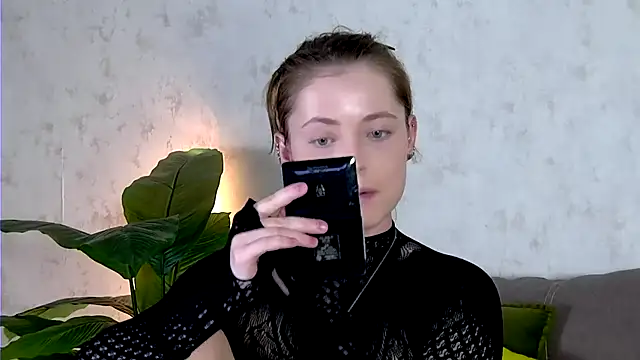 AshleyD  online show from 11-06-25, 02:07