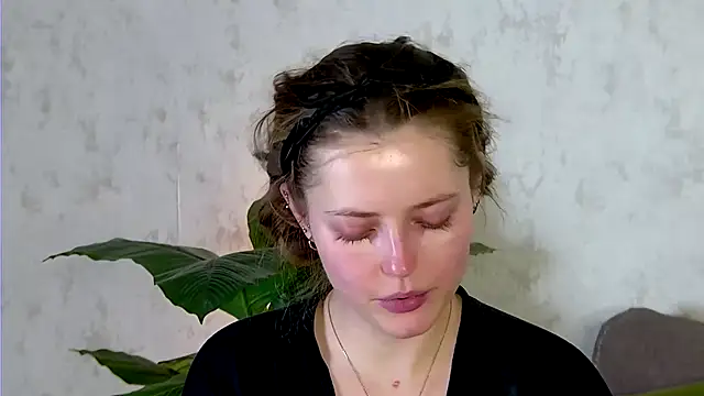 AshleyD  online show from 12-05-25, 01:31