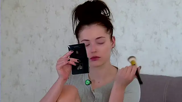 AshleyD  online show from 04-05-26, 03:47