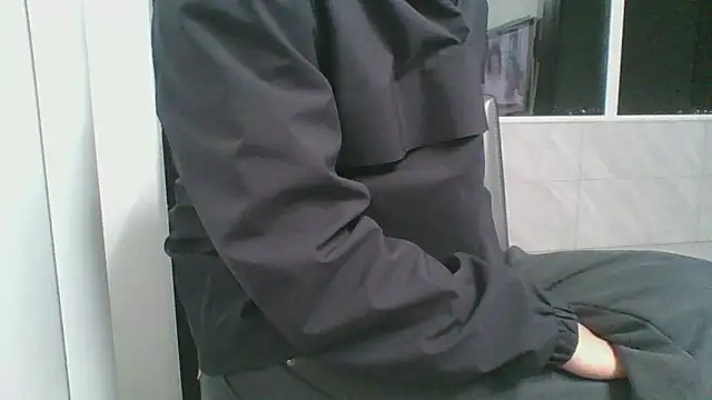 Snapshot of nole_china7 chatting on 10-19-25, 01:45 nole china7 online show from 10-19-25, 01:45