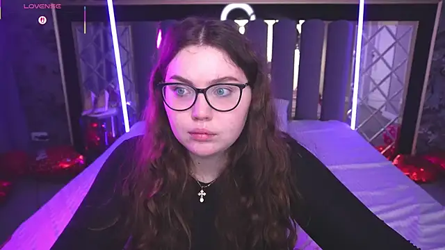 LuxSopphia online show from 02-16-26, 08:05