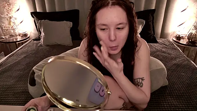 CarolineTenders online show from 04-30-26, 01:23