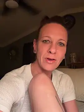 Lilbeezie81 online show from 01-09-26, 09:12