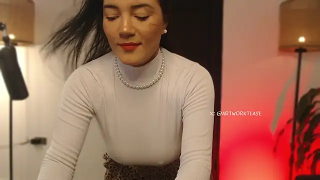 Artworktease online show from 03-12-25, 06:33