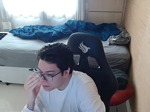 Snapshot of TimiidoSP011 chatting on 11-12-25, 02:17 TimiidoSP011 online show from 11-12-25, 02:17