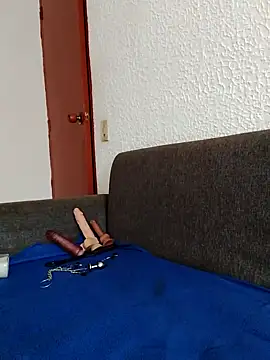 dulcewitch online show from 10-04-25, 02:15