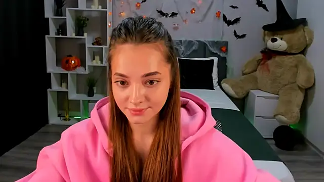 MelanieAlves online show from 10-19-25, 06:30