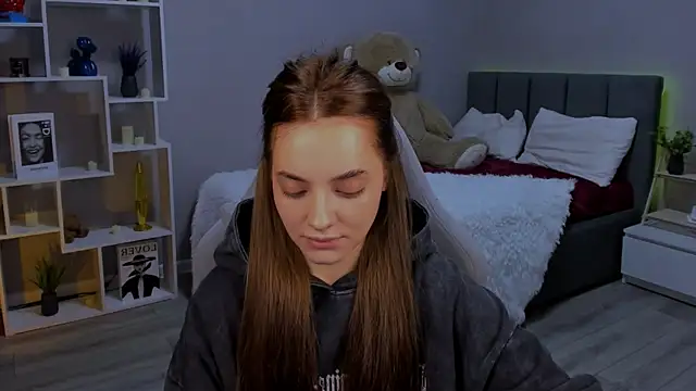 MelanieAlves online show from 11-26-25, 06:09