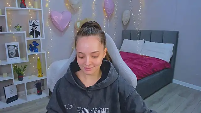 MelanieAlves online show from 03-08-26, 12:53