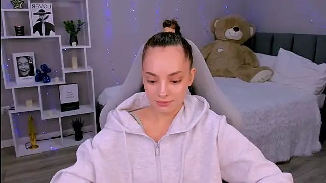 MelanieAlves online show from 04-28-26, 02:33