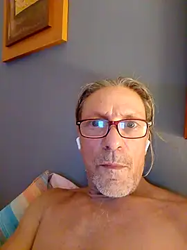 Snapshot of Deddyitalia3p chatting on 09-17-25, 09:27 Deddyitalia3p online show from 09-17-25, 09:27