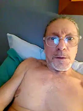 Snapshot of Deddyitalia3p chatting on 11-14-25, 08:29 Deddyitalia3p online show from 11-14-25, 08:29