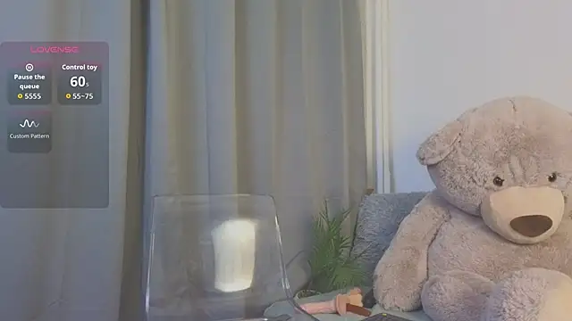 Snapshot of MellisaKim chatting on 10-27-25, 07:40 MellisaKim online show from 10-27-25, 07:40