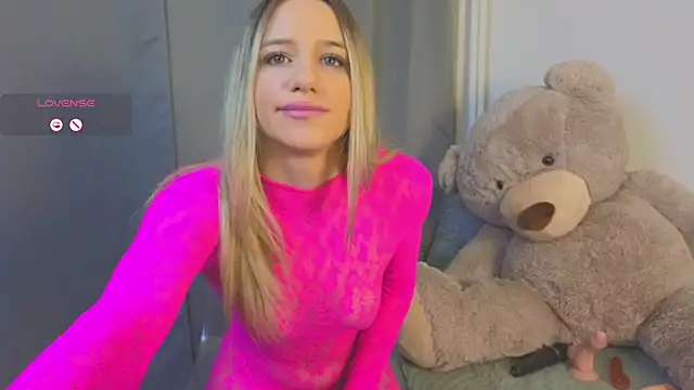 Snapshot of MellisaKim chatting on 11-02-25, 10:23 MellisaKim online show from 11-02-25, 10:23