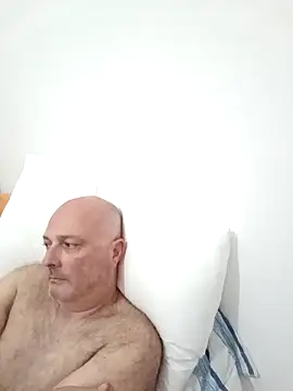 Alexis Bull online show from 04-28-26, 03:17