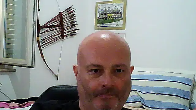 Snapshot of Alexis_Bull chatting on 06-12-26, 10:36 Alexis Bull online show from 06-12-26, 10:36