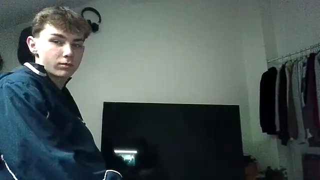 Snapshot of colar55x chatting on 04-13-26, 04:01 colar55x online show from 04-13-26, 04:01