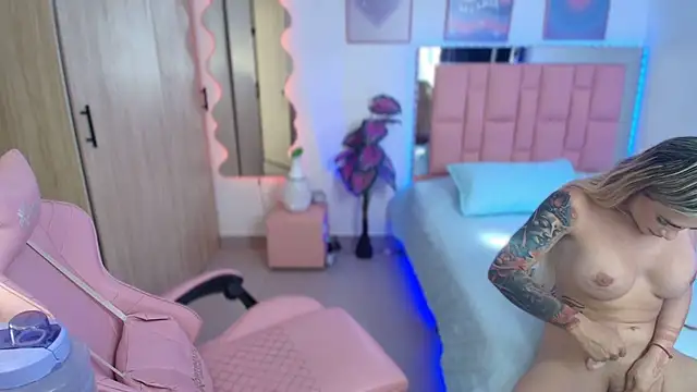 Snapshot of lunesweet chatting on 09-24-25, 01:36 lunesweet online show from 09-24-25, 01:36