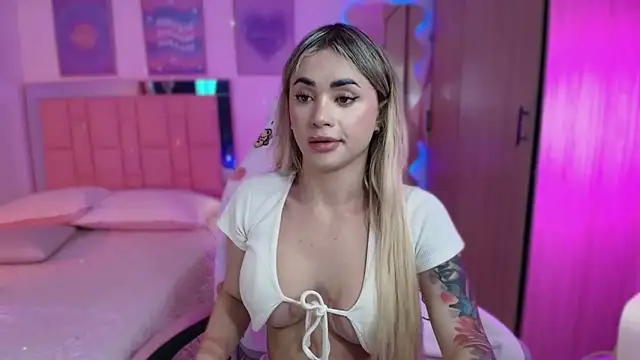 Snapshot of lunesweet chatting on 10-20-25, 07:47 lunesweet online show from 10-20-25, 07:47