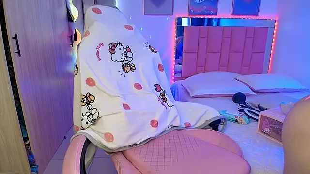 Snapshot of lunesweet chatting on 11-27-25, 02:30 lunesweet online show from 11-27-25, 02:30