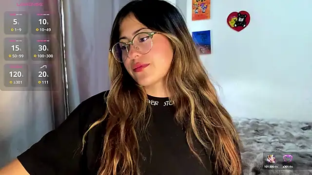 Snapshot of emma__bell_ chatting on 09-10-25, 07:36 emma bell online show from 09-10-25, 07:36