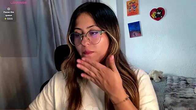 Snapshot of emma__bell_ chatting on 09-17-25, 09:38 emma bell online show from 09-17-25, 09:38