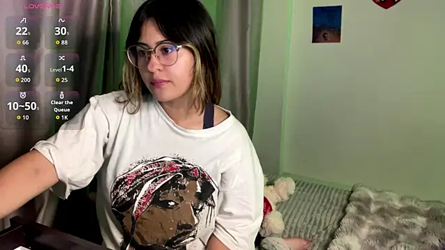 Snapshot of emma__bell_ chatting on 09-25-25, 12:58 emma bell online show from 09-25-25, 12:58