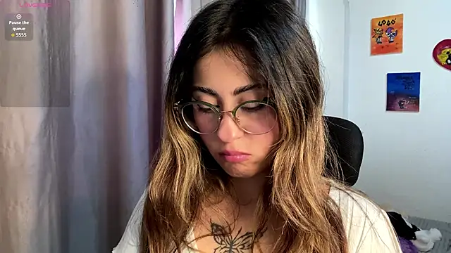 Snapshot of emma__bell_ chatting on 10-08-25, 09:12 emma bell online show from 10-08-25, 09:12