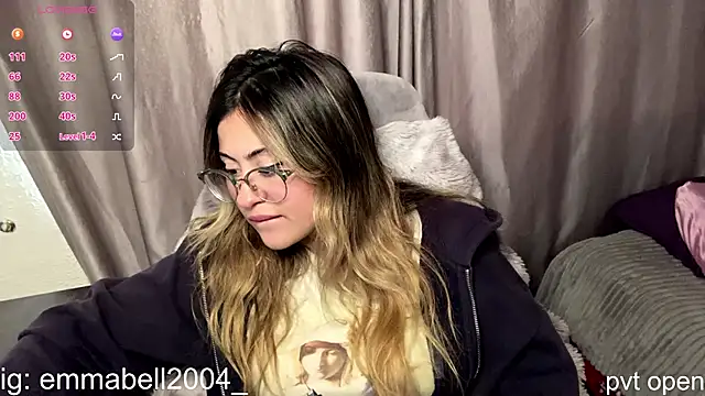 Snapshot of emma__bell_ chatting on 12-14-25, 09:19 emma bell online show from 12-14-25, 09:19