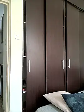 Snapshot of Yuli_Mars chatting on 03-28-26, 02:27 Yuli Mars online show from 03-28-26, 02:27