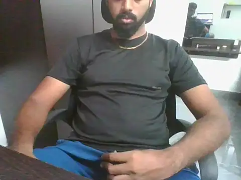 lovelyakash69 online show from 09-15-25, 04:23