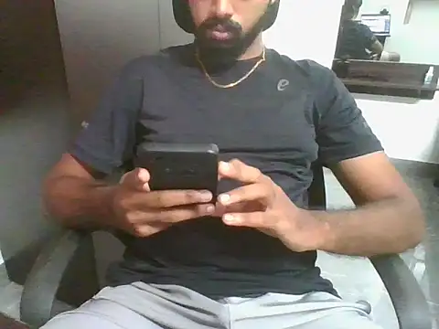 lovelyakash69 online show from 10-03-25, 04:09