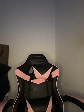 Snapshot of Manu_2002_ chatting on 10-22-25, 01:55 Manu 2002 online show from 10-22-25, 01:55