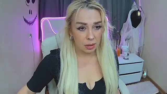 KatrinaCharm online show from 10-11-25, 12:15