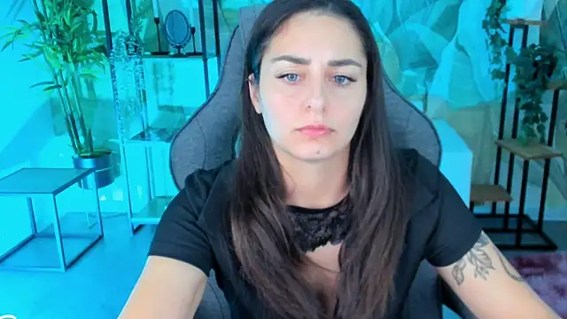 ValeriiMills online show from 10-10-25, 02:38