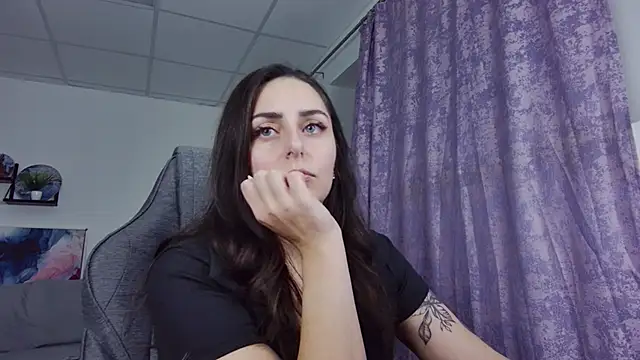 ValeriiMills online show from 11-24-25, 02:28