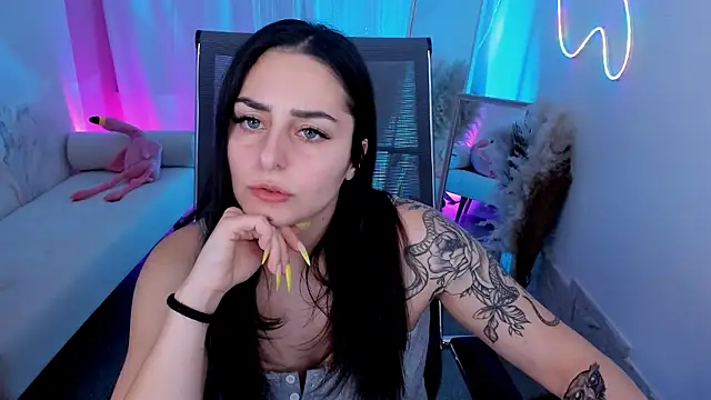 Snapshot of ValeriiMills chatting on 02-12-26, 03:40 ValeriiMills online show from 02-12-26, 03:40