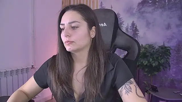 Snapshot of ValeriiMills chatting on 02-14-26, 02:47 ValeriiMills online show from 02-14-26, 02:47