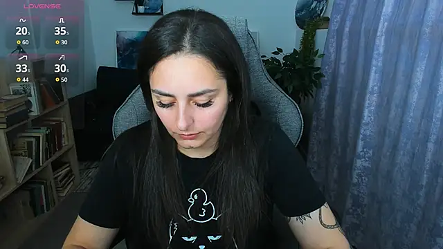 Snapshot of ValeriiMills chatting on 05-19-26, 10:27 ValeriiMills online show from 05-19-26, 10:27