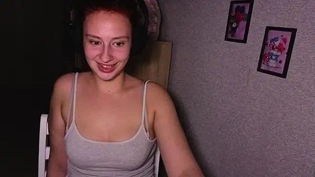 Snapshot of kristi_ginger chatting on 09-22-25, 12:12 kristi ginger online show from 09-22-25, 12:12