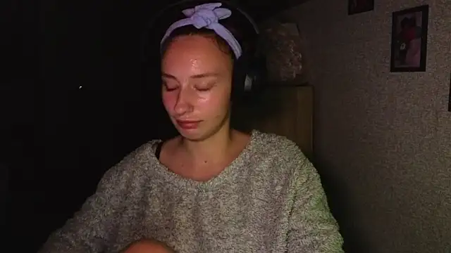 Snapshot of kristi_ginger chatting on 10-09-25, 12:19 kristi ginger online show from 10-09-25, 12:19