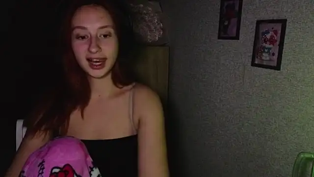 Snapshot of kristi_ginger chatting on 10-09-25, 10:30 kristi ginger online show from 10-09-25, 10:30