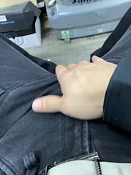 Snapshot of m4m4m4m chatting on 11-21-25, 08:24 m4m4m4m online show from 11-21-25, 08:24