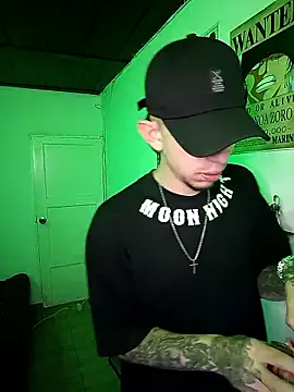 Snapshot of Chris__Jones chatting on 01-06-26, 09:18 Chris Jones online show from 01-06-26, 09:18